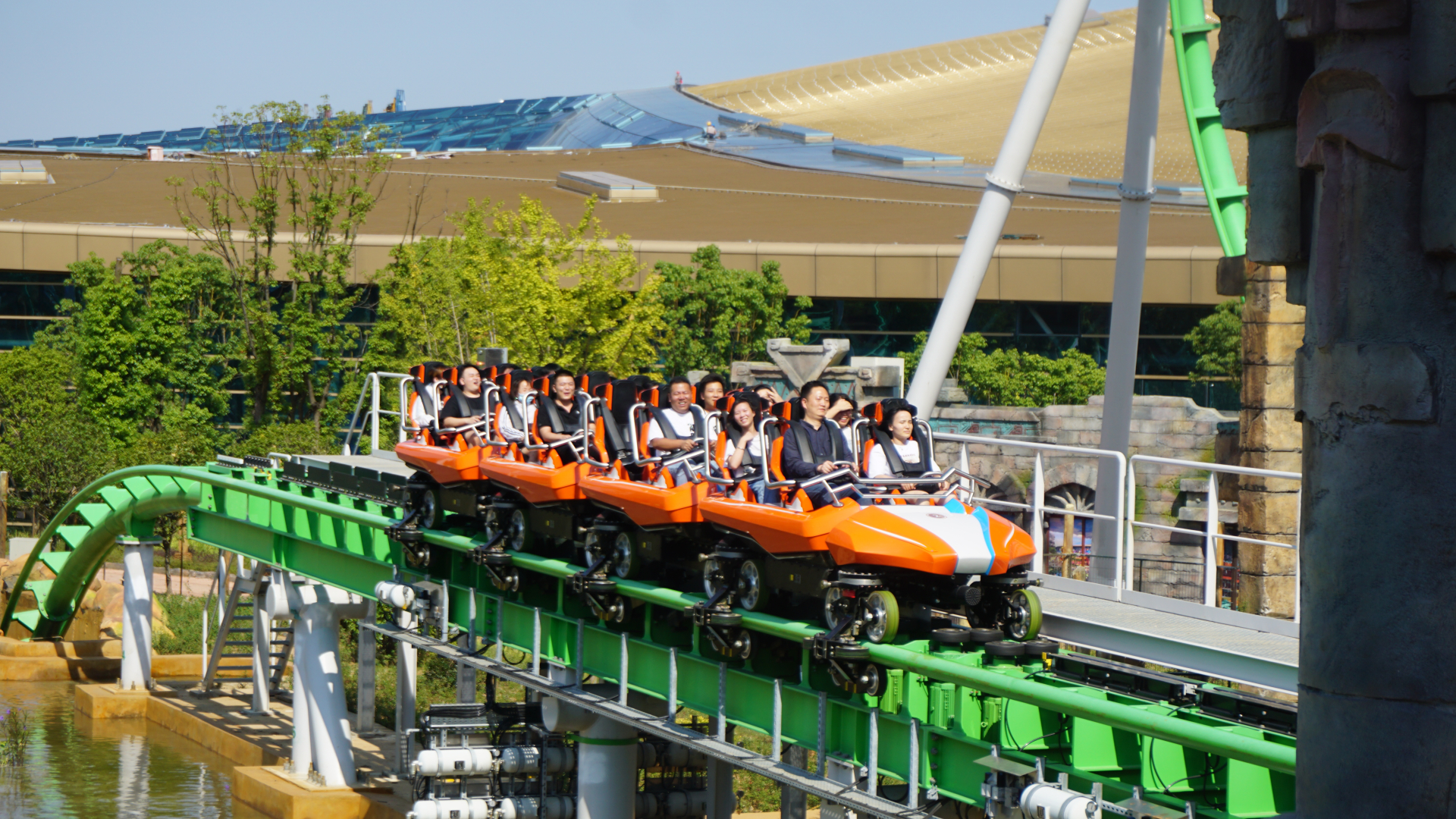 SHOCKWAVE LAUNCH COASTER DRAGON VALLEY THEME PARK Vekoma Rides